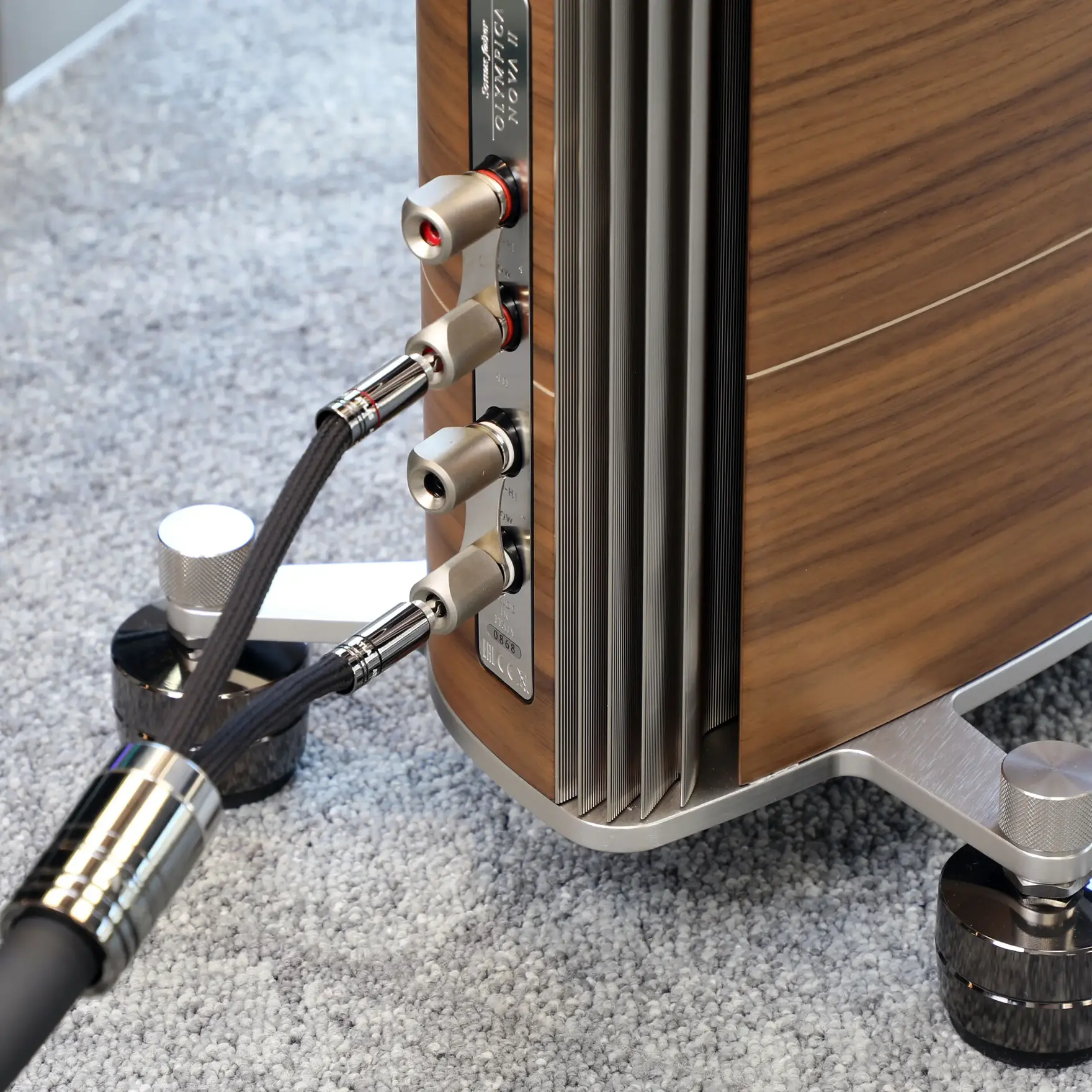 connected luxe cable